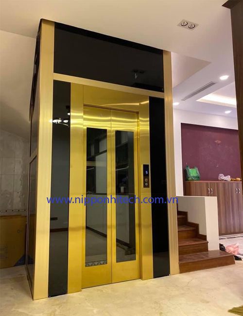 Cong-trinh-lap-thang-may-cho-Karaoke-Hoa-My-2-tai-TP--Da-Nang